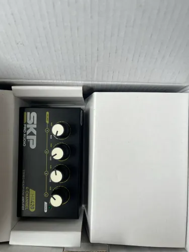Amplificador de fone 4 canais SKP HA420
