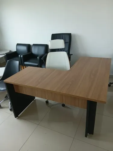 Mesa em L Tampo Único - Estação de Trabalho em L Tampo Único
