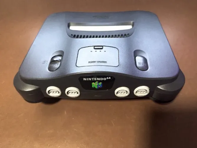 Nintendo 64 - console, dois controles, fonte, cabos e controller pak