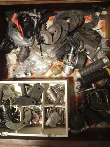 Peças de motorizada $ 140 tudo retirar em Colombo 