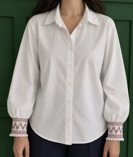 Camisa Feminina Branca Manga Longa com Punho Bordado
