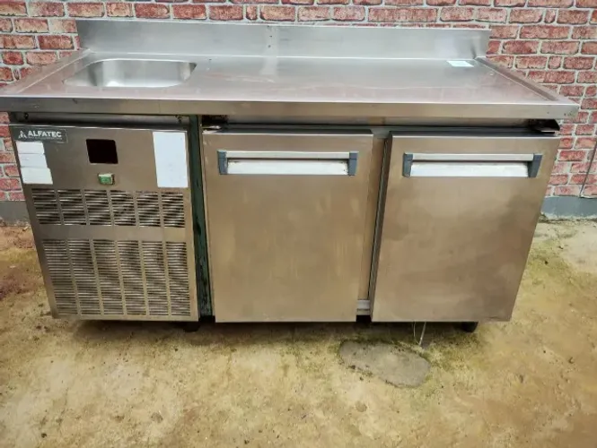Balcão Refrigerado 1,50m ALFATEC c/ Pia Inox - Showroom Freguesia