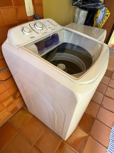 Máquina de Lavar Electrolux 12kg Jet&Clean - Muito Nova!