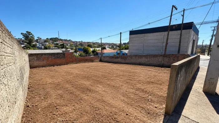 TERRENO À VENDA NO ÓRFÃS