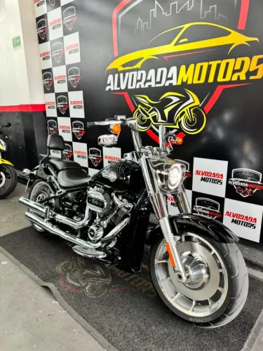 fat boy 114 2022 8.900 km apenas. Emplacada e à pronta etrega