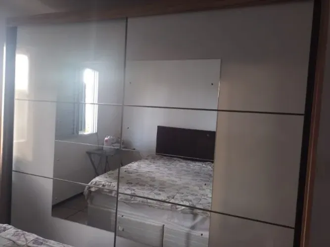 Guarda-Roupa Casal com Espelho 2 Portas de Correr 6 Gavetas