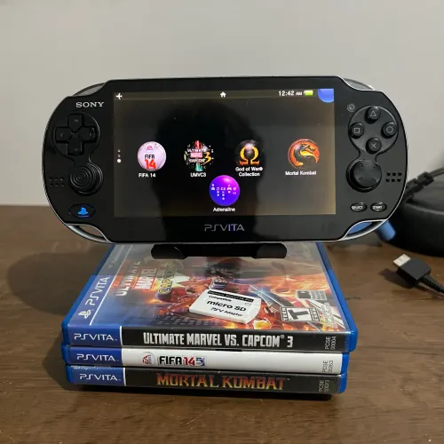 PS Vita + Jogos + Cartão original 8gb + vita2sd