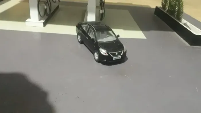 Miniatura Nissan Versa 1/43