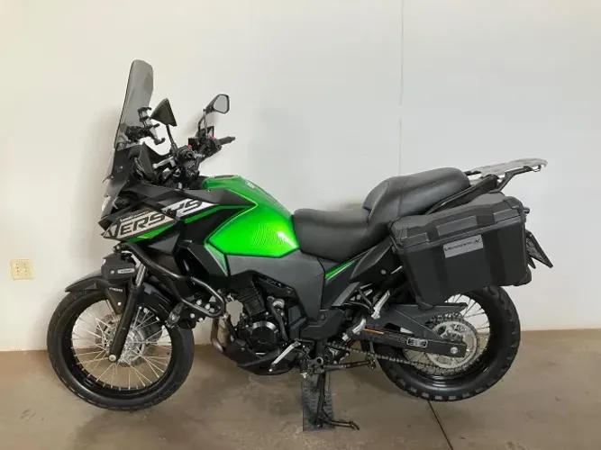 Kawasaki Versys-X 300 Tourer 2022, só 15.000 km, com acessórios!