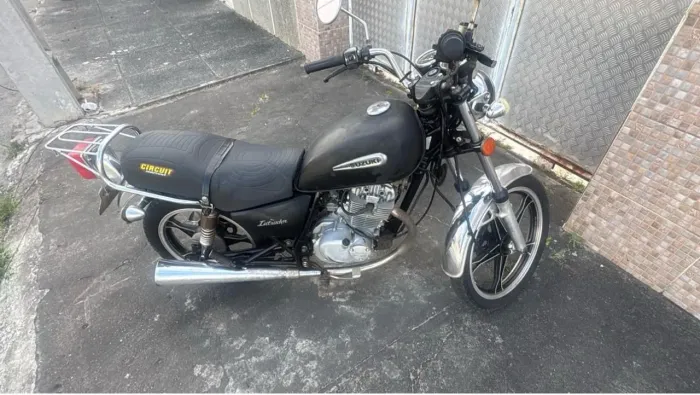 Suzuki Intruder