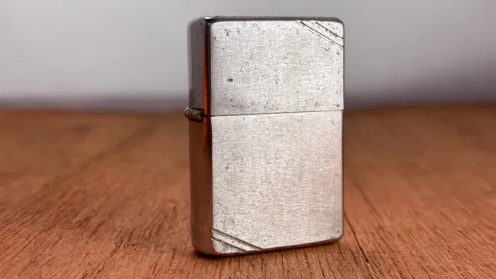 Isqueiro Zippo vintage slashes 1996 (usado)