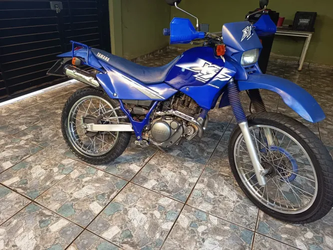 Vendo XT 225 relíquia