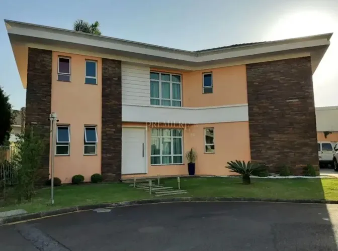 Casa com 4 dormitórios para alugar no Portão - Curitiba/PR