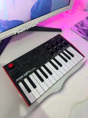 Controlador MIDI Akai MPK Mini MK3 - 25 Teclas + Pads