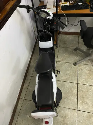 VENDO SCOOTER ELÉTRICA ÓTIMO ESTADO