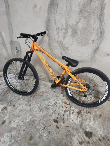 Vendo bike VK somente o banco rasgadinho