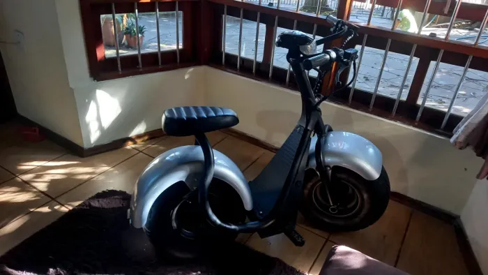 Scooter elétrica TUI  !!!!