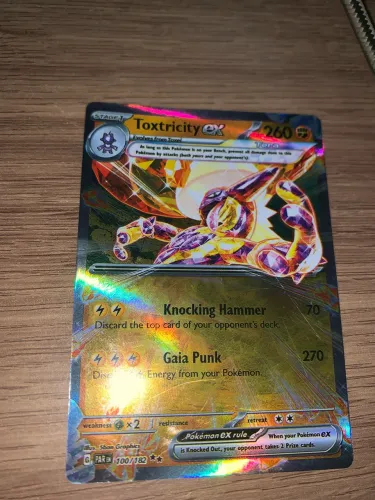 Charizard VSTAR Holográfica 280 HP - Carta Pokémon Colecionável Rara