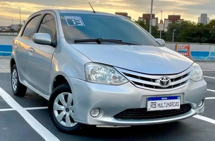 Toyota Etios XS 1.3 Flex 16V 5P Mec. 2013