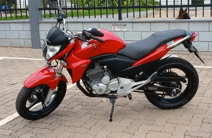 Honda CB 300R 2014 | Único Dono | 37 mil km