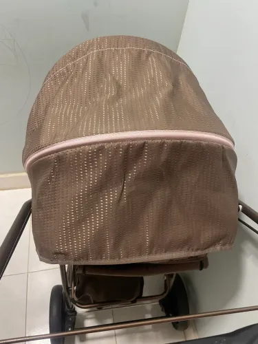 Carrinho de bebê menina