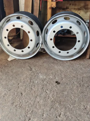 Roda de caminhão para pneu 275/80/22,5 sem câmara 