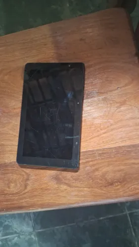 Vendes ou troca ,tablet precisa troca a tela está travada