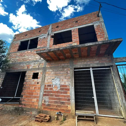 Vende se sobrado quitado! 95mil