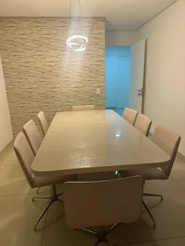 Mesa de 8 cadeiras 