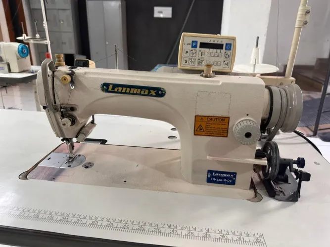 Máquina de costura Eletrônica Lanmax LM-128-M-D3
