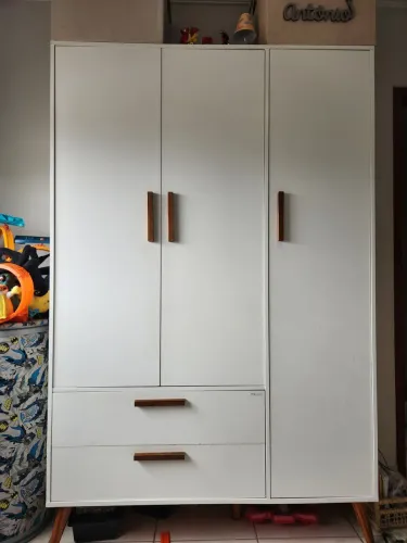 Guarda Roupa infantil e cômoda c painel