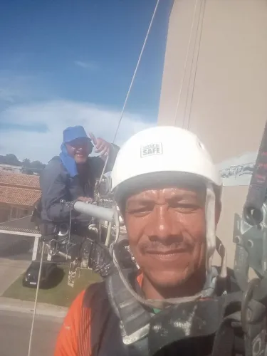 Faso pintura no rapel só chama