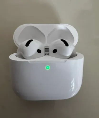 Apple AirPods 4
