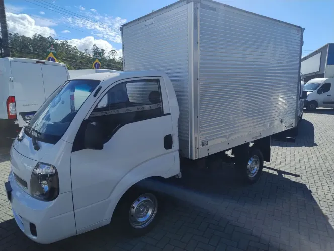 Kia Motors Bongo K-2500 2.5 4X2 TB Diesel 2015