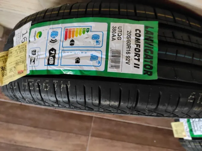 Pneus 205/60 r16