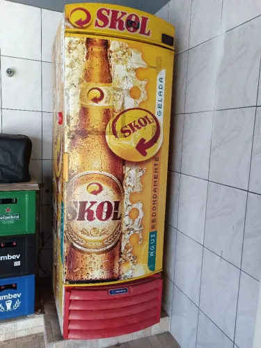 Cervejeira vertical/Metalfrio 569litros