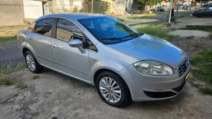 Fiat Linea Essence 1.8 Flex 16V 4P 2015