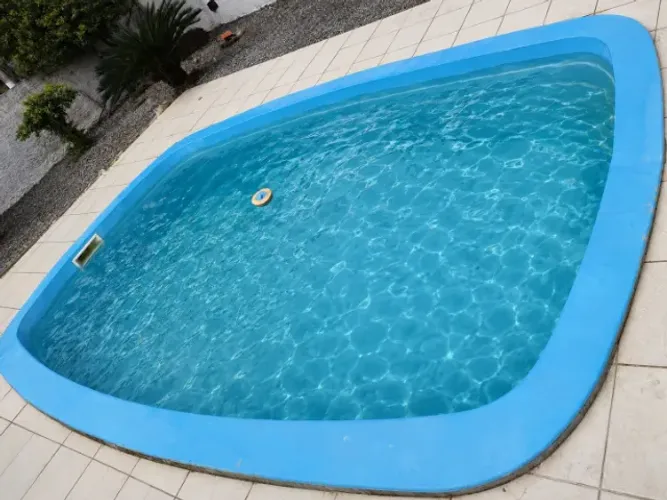 Vendo Piscina de Fibra 6x3m com Bomba e Filtro