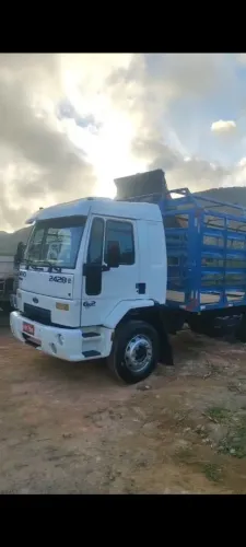 Ford Cargo 2428 e