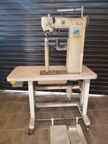 VENDE-SE MÁQUINA (GIRAFA) PARA FABRICAÇÃO DE ACESSÓRIOS EM COURO