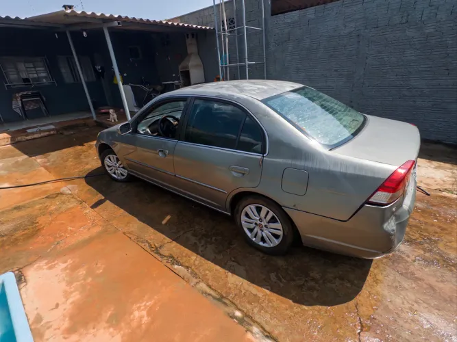 Honda Civic Sedan LX 1.7 16V 115cv Mec. 4P 2003