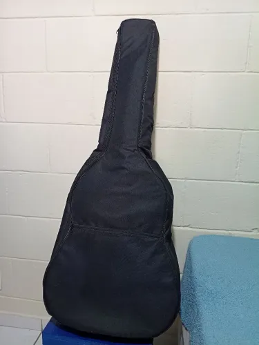vendo violão com a capa 380 reais