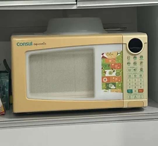 Micro-ondas Consul com painel digital - funcionando