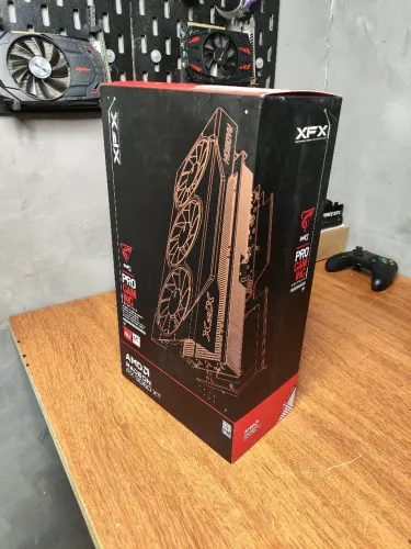 Rx9060xt 16gb lacrada 