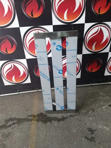 Prateleira 1,00x40 vazada de parede toda no aço inox nova temos a pronta entrega