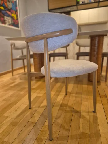 Conjunto 6 Cadeiras estofada com estrutura em Aço Revestido