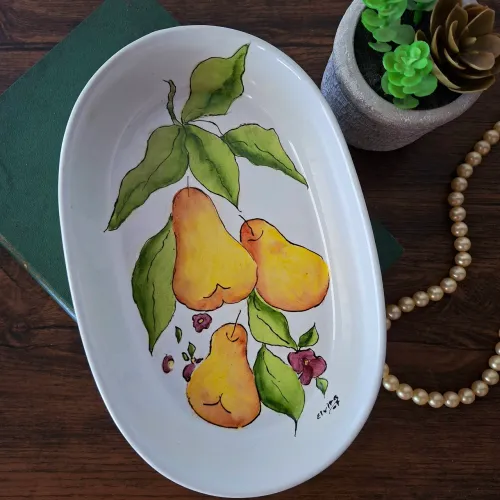 Travessa Oval em Porcelana Pozzani com Desenhos de Pera e Folhas Antiga 23x15