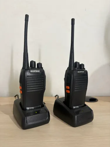 2 Rádios Comunicadores Baofeng 777s