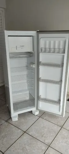 Geladeira Gelo Seco Esmaltec