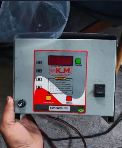 Carregador de bateria KMV 24V/20A